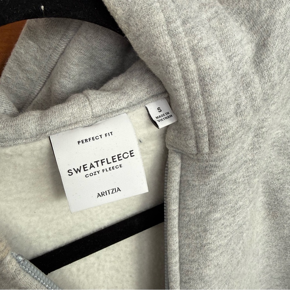 Aritzia Sweatfleece Cozy Fleece Zip Hoodie - Picture 2 of 3